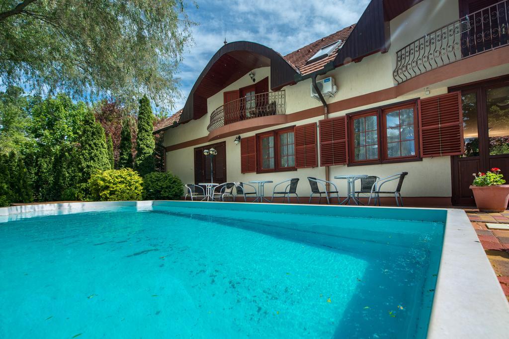Marina Panzio Hotel Siófok Exterior foto